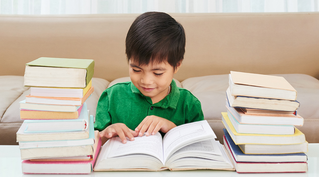 4 Tips to Encourage Kids Read Books - Modern Parenting