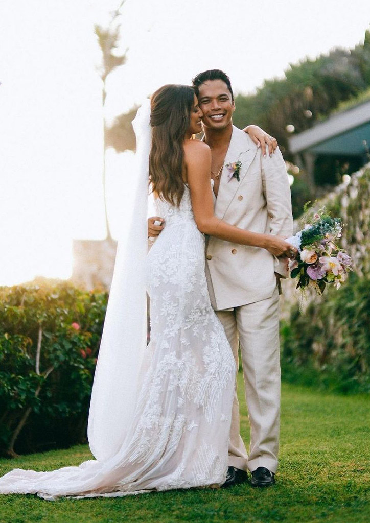 LOOK: Rachel Peters and Migz Villafuerte Marry in Bali