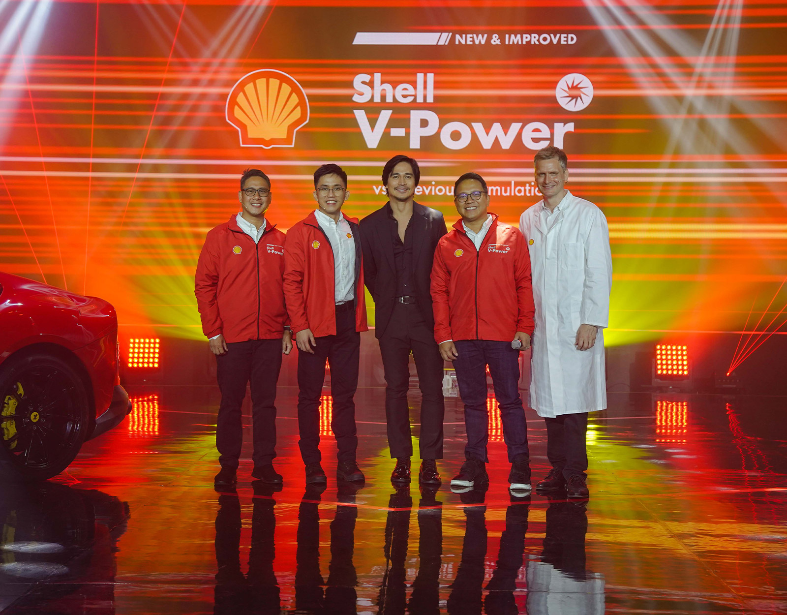 Piolo Pascual with the Shell V-Power Team